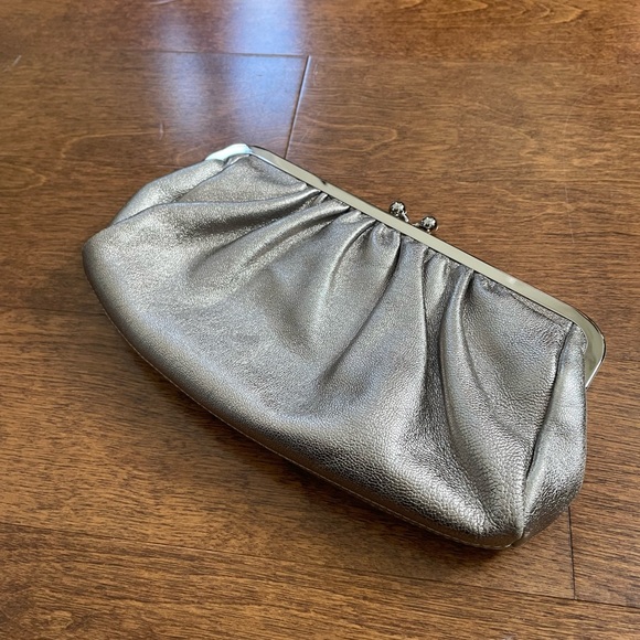 Vintage Y2K Silver LEATHER clutch purse - Picture 9 of 10